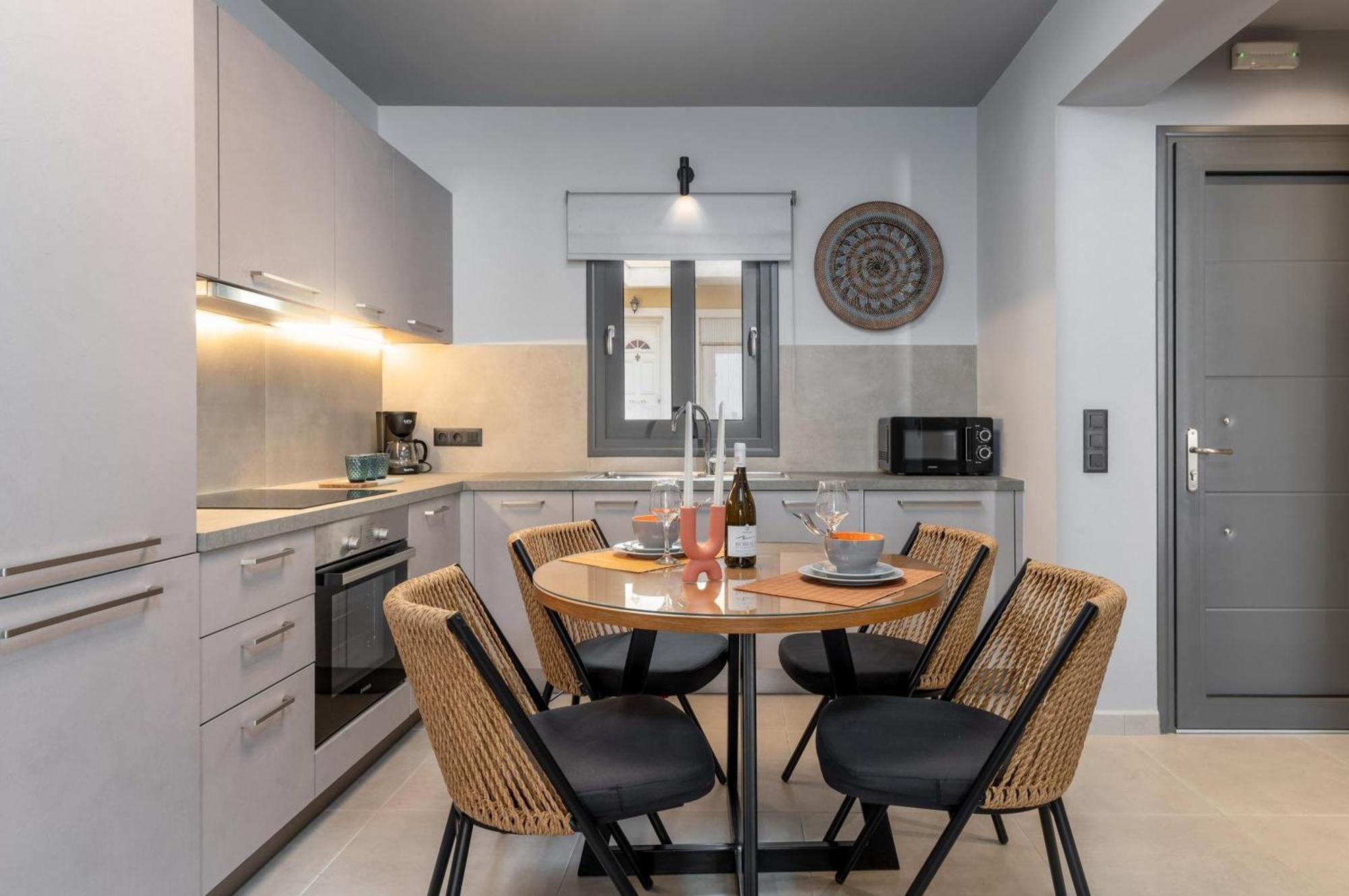 De Bosset Suites Kefalonia 阿尔戈斯托利翁 外观 照片